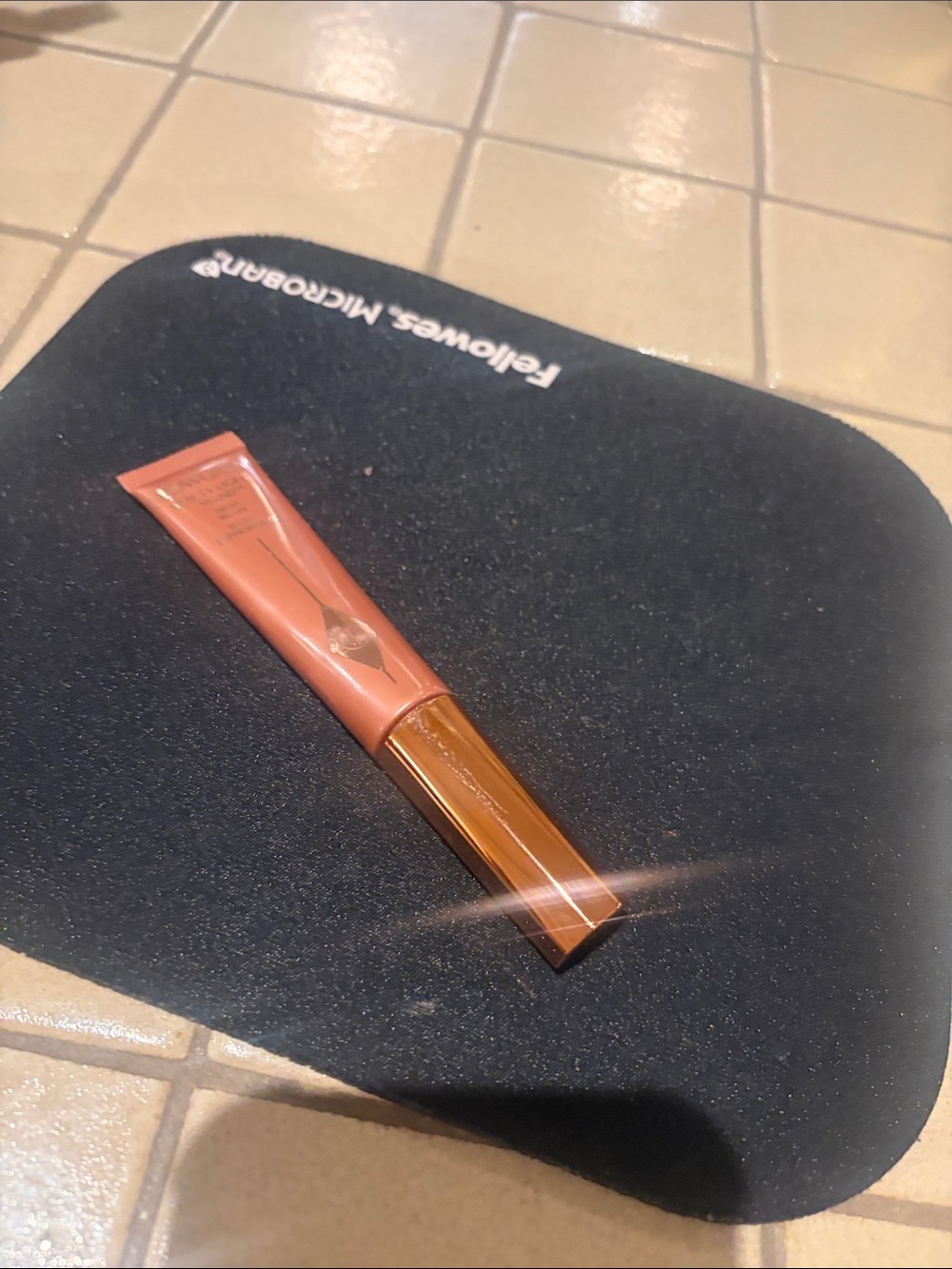 Charlotte Tilbury beauty light wand in PINKGASM